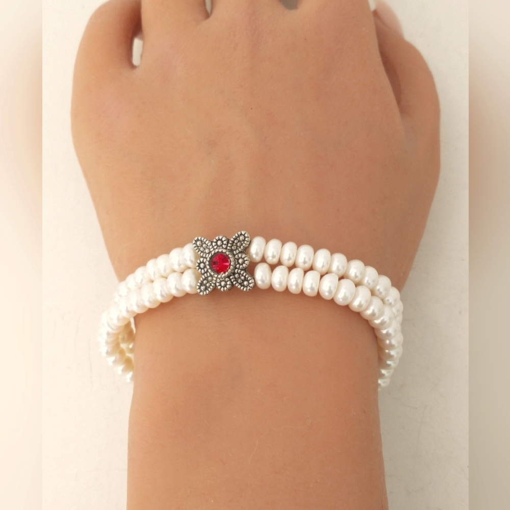 Swarovski and genuine pearl bracelet
